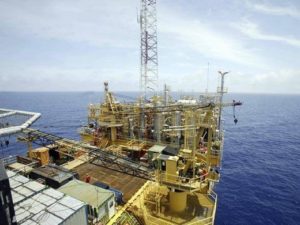 Gasolina vai cair 4,9% esta semana