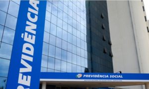 Rombo no INSS, quase 500 mil denunciam golpe no 1o dia