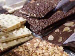 Chocolate, doce e roupa: presentes preferidos neste Dia dos Namorados