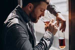 alcoolismo-Metanol em bebidas é crime organizado 