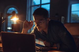 Doze motivos para você namorar em bate-papos por vídeo