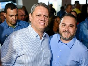 Leoncine 'apanha' em grupos com vídeo vs Gualter