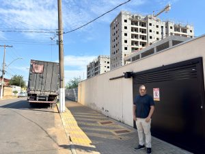 Dr. Wagner Rovina pede mão única em via do bairro Cariobinha