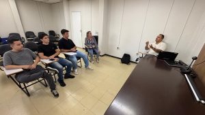 Estudantes da Etec Polivalente vivenciam rotina hospitalar no HM de Americana