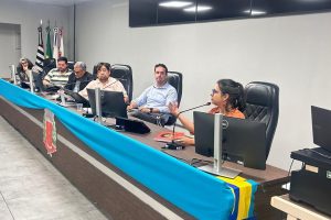 Profª Juliana discute pautas de saúde da mulher e cobra medidas no PPA