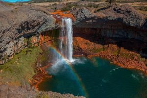 cachoeira de fogo de Neuquén, na Patagônia Argentina 