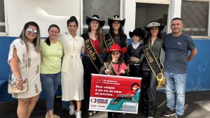 Rainha e Princesas da Festa do Peão fazem ação no Banco de Sangue