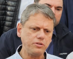 Tarcísio quer acelerar privatizações da água com aporte de R$ 630 milhões