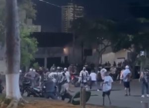 Torcida do Rio Branco apanha da PM em Piracicaba (vídeos)