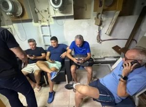 Prefeitos 'presos' em Israel devem voltar esta semana