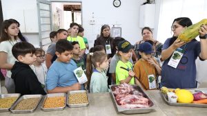 Curso "Feras de Férias no Zoo" reúne 40 crianças no Parque Ecológico