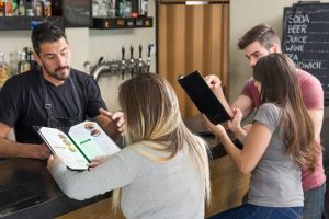 Comer fora tarifaço dos EUA, alerta Fhoresp 