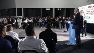 Ao falar do shopping, Chico diz que 'Americana se adequa à modernidade'