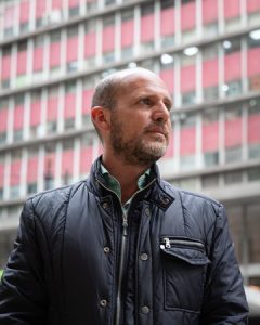 Prédio icônico de São Paulo abriga 22 artistas e promete transformar o circuito das artes