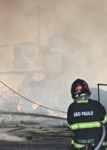 Manhã de pânico na Cidade Jardim com incêndio e correria