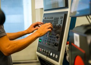 IA gera eficiência ou desemprego em massa?