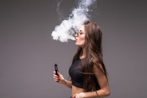 Nunca é tarde para parar de fumar, alerta geriatra