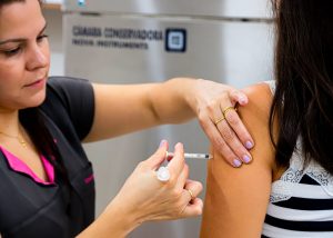 Vacinação contra a gripe segue disponível nas UBSs de Santa Bárbara