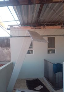 Orla da Praia dos Namorados ainda sem energia
