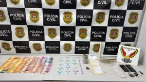 Tráfico de drogas é descoberto em praça no Roberto Romano