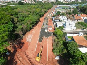 Obras da nova Avenida Americana avançam com base do asfalto