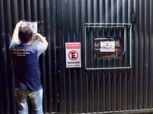 Americana e metanol: quatro estabelecimentos fechados e 325 litros