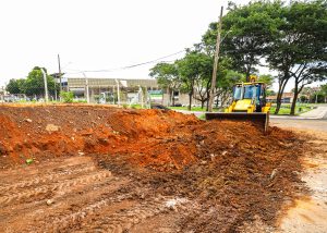 Santa Bárbara constrói calçada e estacionamento em volta do Piscinão do São Fernando