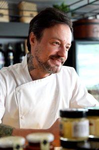 Açúcar no molho de tomate? Chef Willian Peters revela os 5 mitos da cozinha brasileira