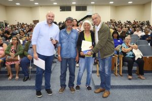Hortolândia entrega 500 títulos para famílias do Jd. Boa Esperança