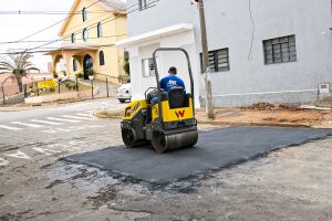 DAE intensifica serviços de tapa-buraco em Santa Bárbara