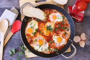 Dia Mundial do Ovo: Chef traz 6 dicas para um Ovo Frito perfeito e receita com memória afetiva