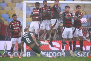 Palmeiras desconta no final
