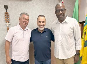 Oseias leva vereador Lico pra 'abraçar' Cafu Hortolândia