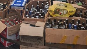 Homem é preso com quase 800 garrafas de bebidas falsificadas em Sumaré