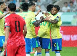 Brasil da show contra Coreia (5-0)