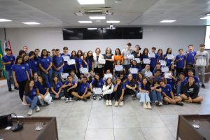 Alunos do 8º ano da EE Profª Maria Lúcia Padovani participam do Câmara Jovem