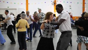 Baile da Melhor Idade ocorre nesta 4ª-feira com Feira Criativa em Americana