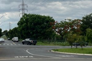 Americana e CPFL discutem melhorias na rede elétrica de avenida na Praia Azul