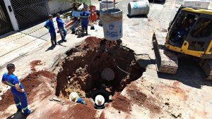 DAE realiza reforma em poço de visita no Parque Eldorado em Santa Bárbara