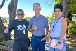 Fernando da Farmácia acompanha agentes comunitários em visitas na região do Lírios