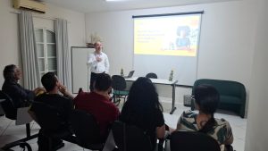 Acias traz palestra sobre inteligência emocional nos negócios