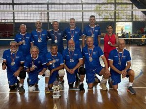 Vôlei masculino da Melhor Idade de Nova Odessa conquista título e vice-campeonato na APV
