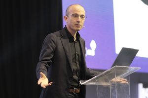 Yuval Noah Harari faz alerta sobre IA