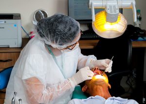 Saúde de Santa Bárbara promove Mês de Prevenção ao Câncer Bucal