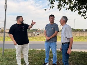 Fernando da Farmácia discute melhorias no acesso da SP-304 à Rua das Petúnias