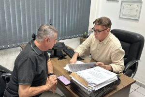 Marcos Caetano e Carlos Fontes discutem desenvolvimento e serviços públicos