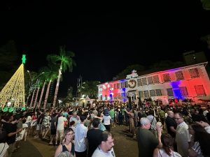 Programação "EnCantos e Luzes de Natal 2025" é alterada em Americana