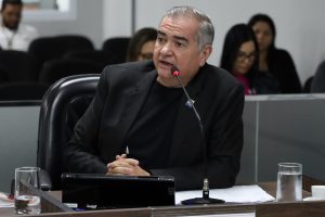 Marcos Caetano quer mais cadeira de rodas para pacientes do Hospital Municipal