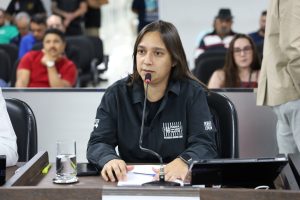 Roberta Lima questiona uso de fogos de artifício nas festas de fim de ano