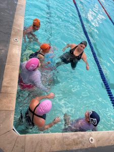 Projeto inicia aulas gratuitas de natação para meninas em Americana